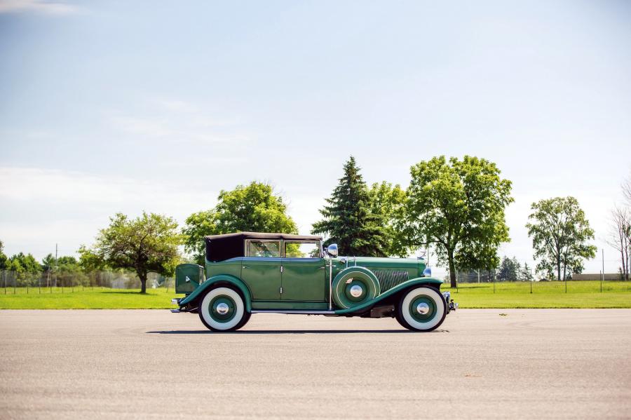  Auburn 12-161A Custom Dual Ratio Phaeton Sedan 1933 года  (фото 5 из 7)